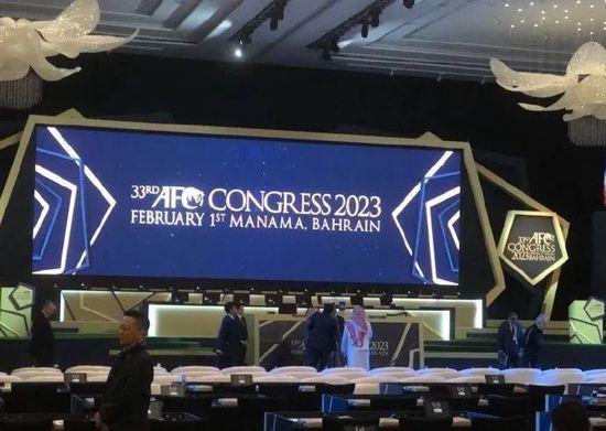 百年难遇的新冠疫情让美国影院纷纷关闭，让不少好莱坞公司开始无视;90天窗口期将正在院线上映的电影提前开启网络点播，3月13日刚上映的《喋血战士》，2月7日上映的《猛禽小队》、1月17日上映的《多力特的奇幻冒险》和1月24日上映的《绅士》都定在3月24日;上线